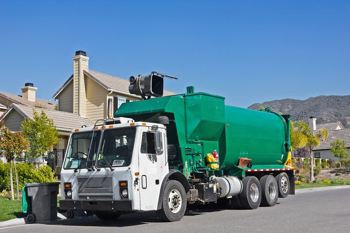Waste collection truck
